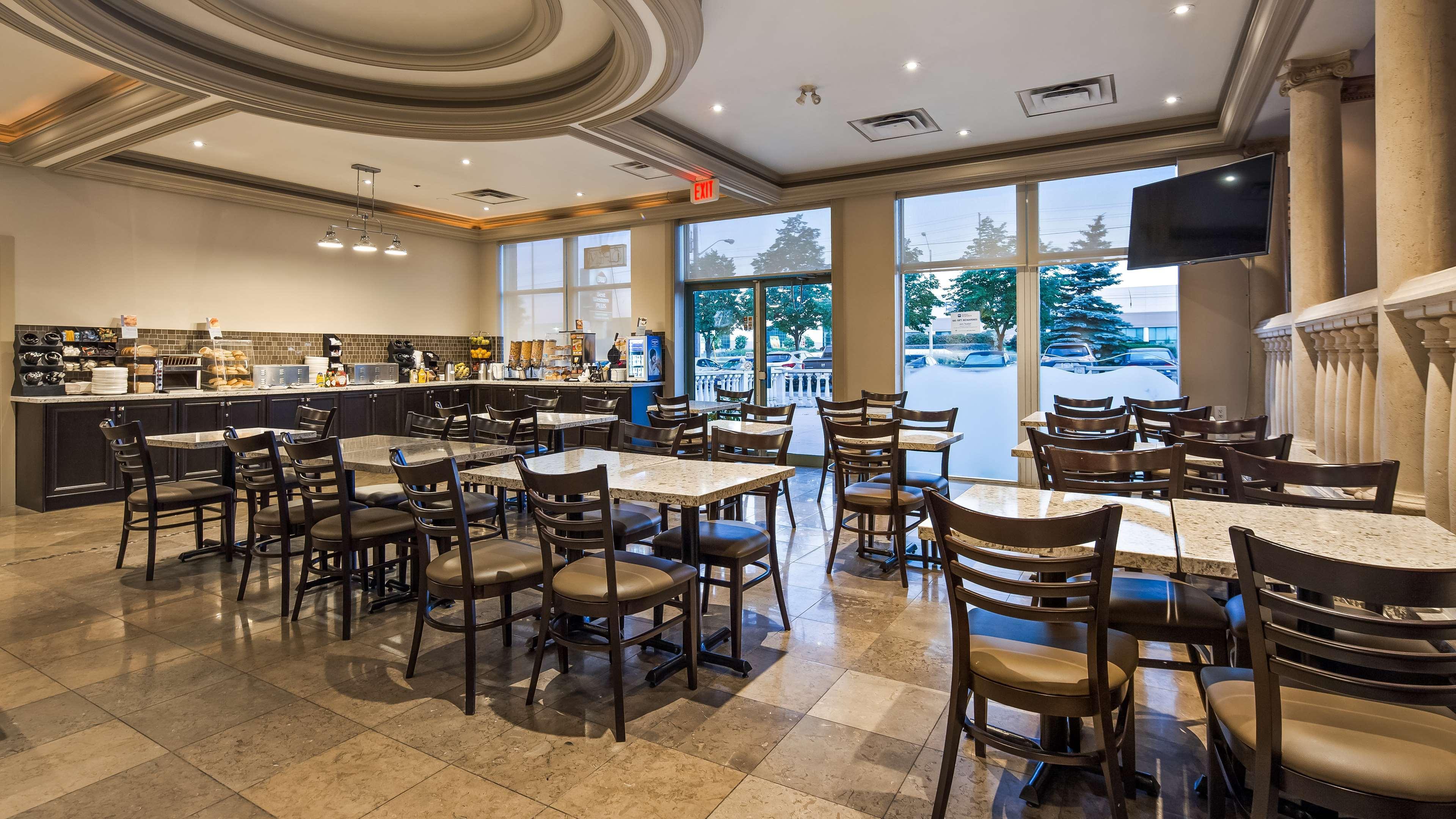 Best Western Plus Travel Hotel Toronto Airport Екстериор снимка