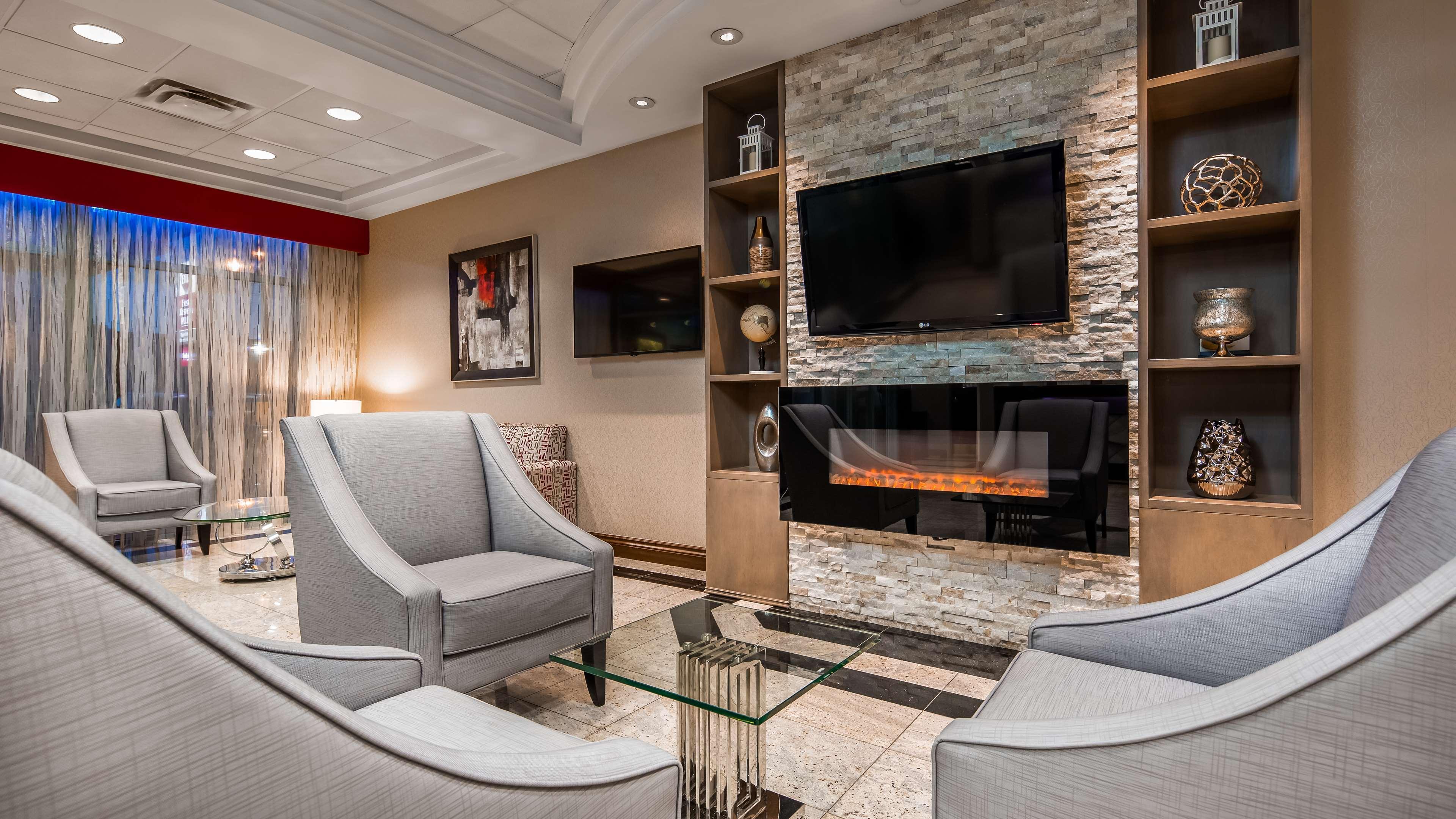 Best Western Plus Travel Hotel Toronto Airport Екстериор снимка