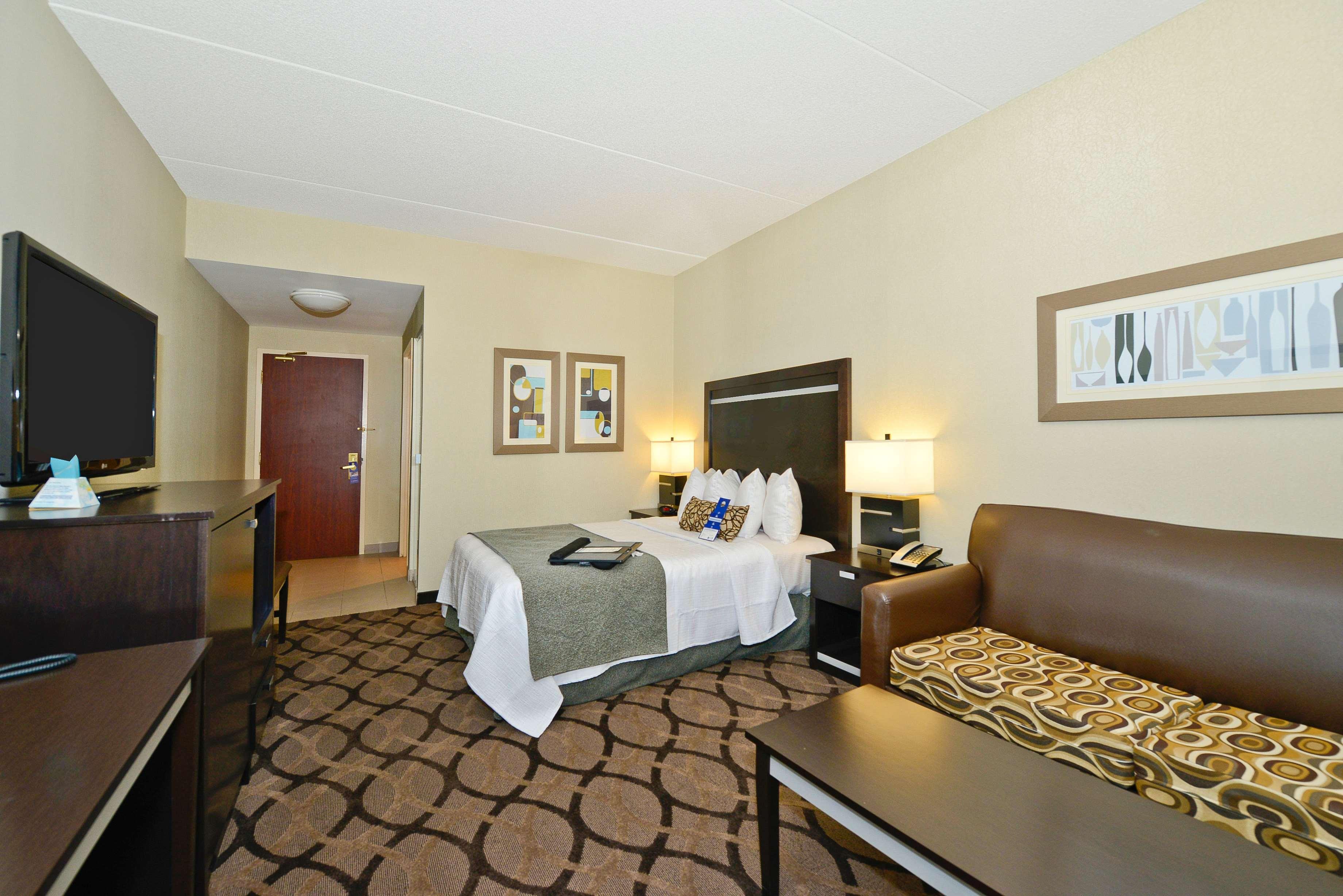 Best Western Plus Travel Hotel Toronto Airport Екстериор снимка