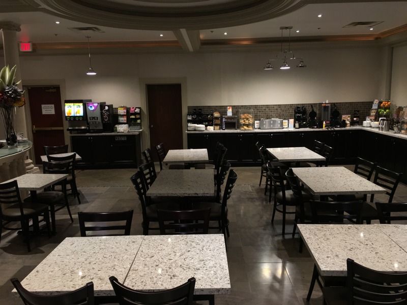 Best Western Plus Travel Hotel Toronto Airport Екстериор снимка