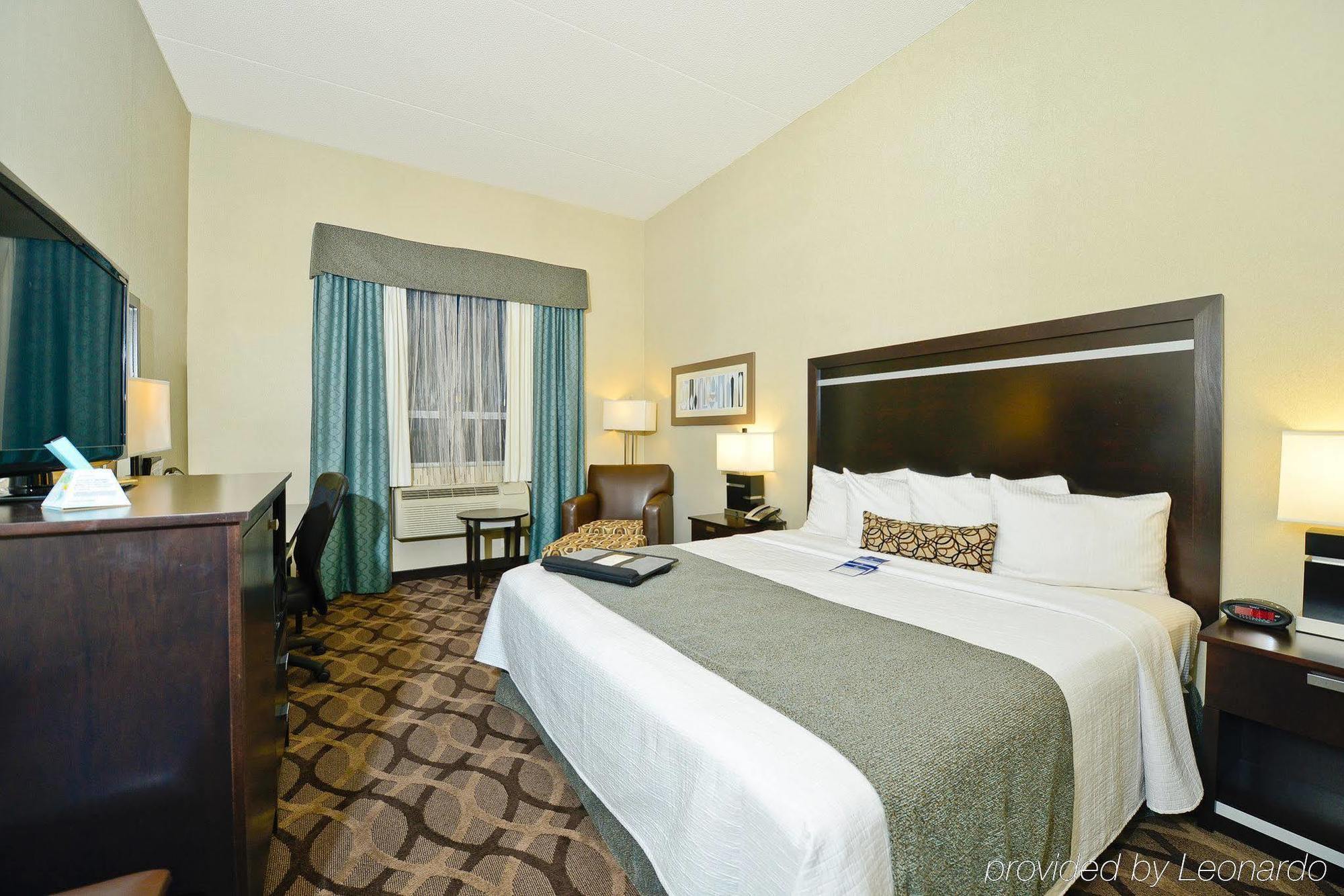 Best Western Plus Travel Hotel Toronto Airport Екстериор снимка