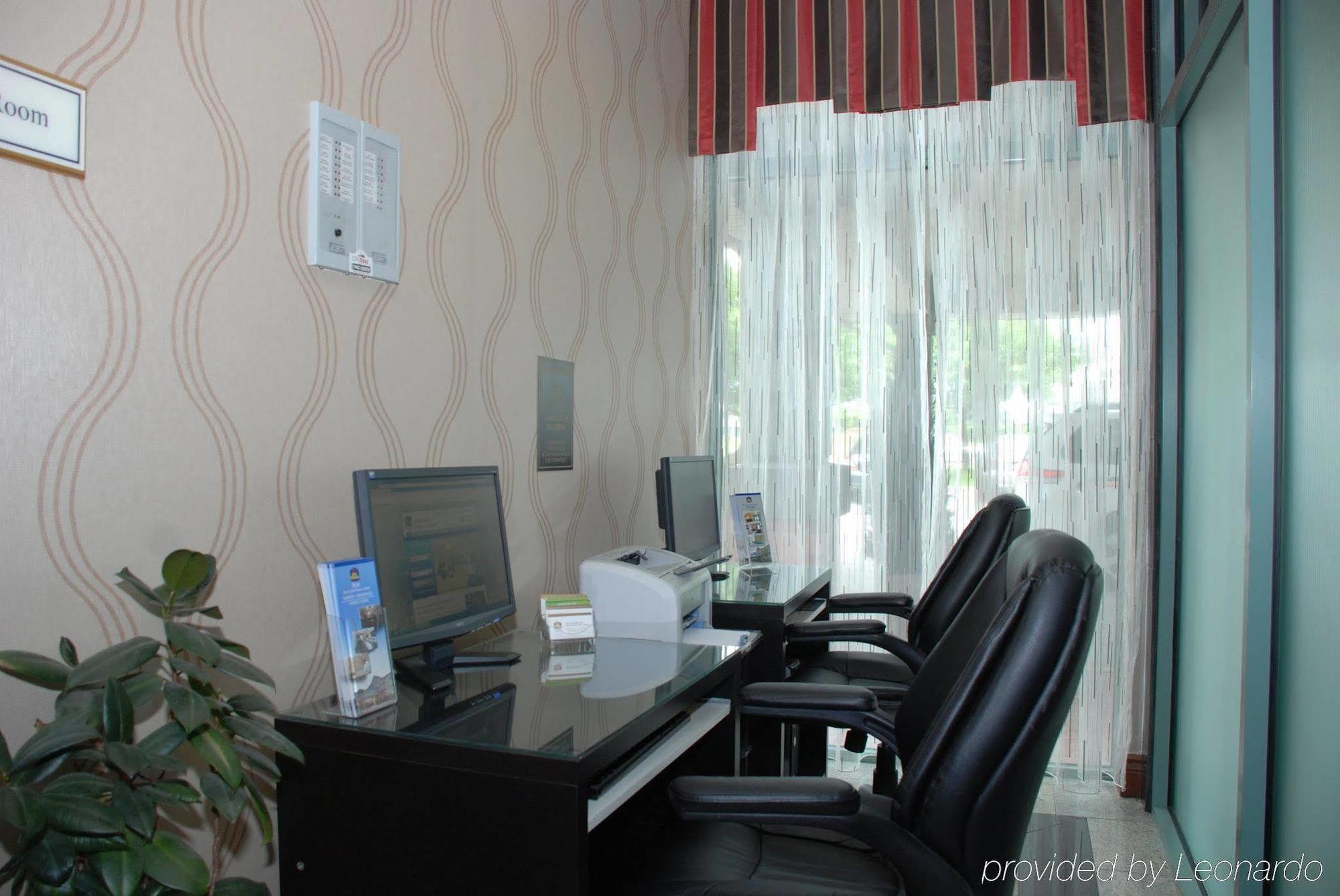 Best Western Plus Travel Hotel Toronto Airport Екстериор снимка