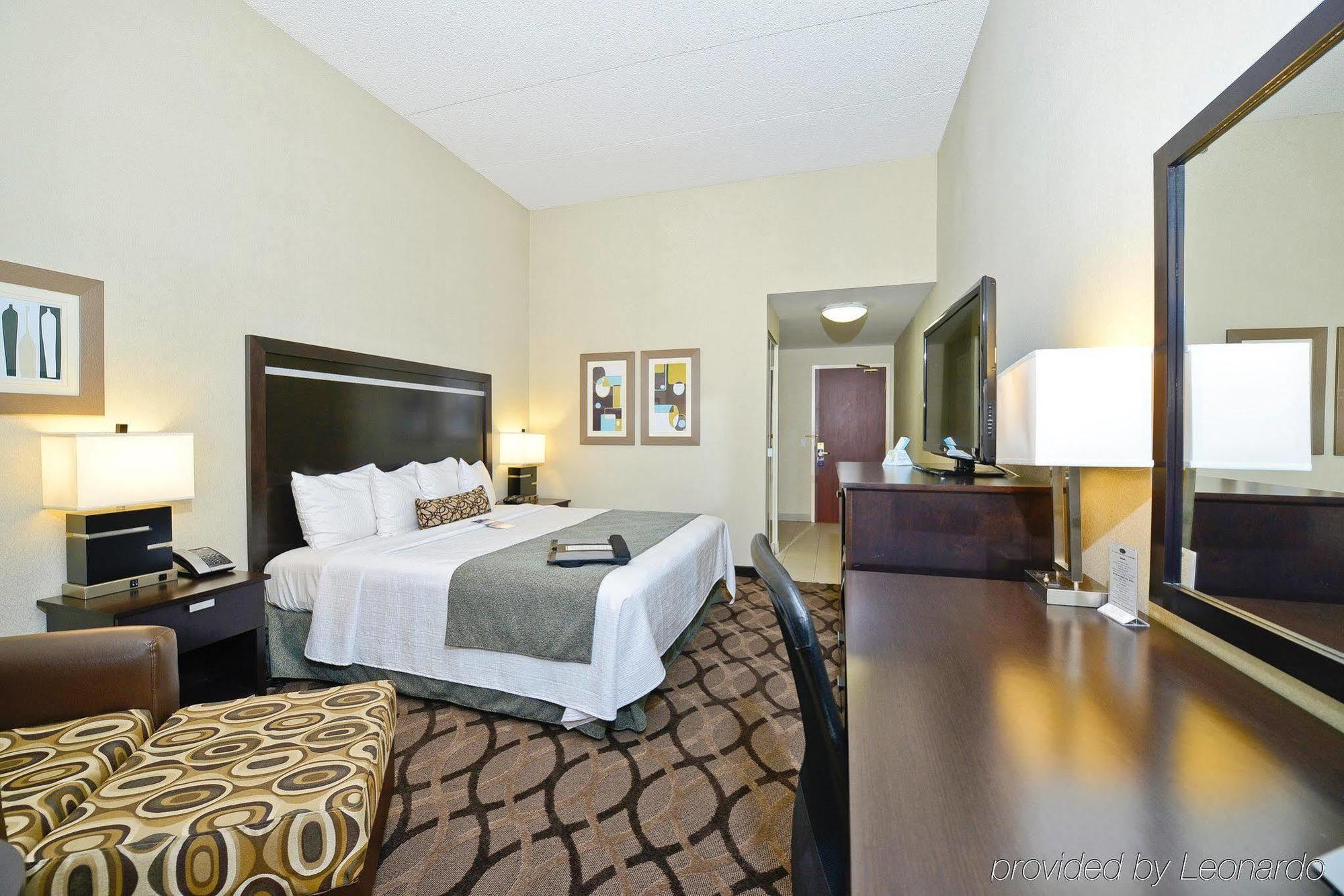 Best Western Plus Travel Hotel Toronto Airport Екстериор снимка